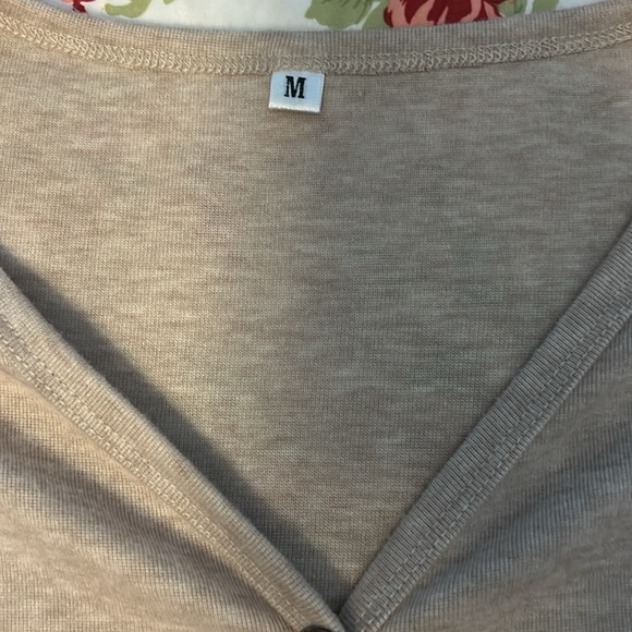 Bundle of Women’s Tops/shirts Size Medium - Picture 14 of 16